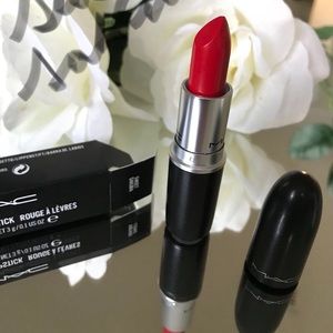 ❤️Sweet Sakura -Mac lipstick (new with box)❤️